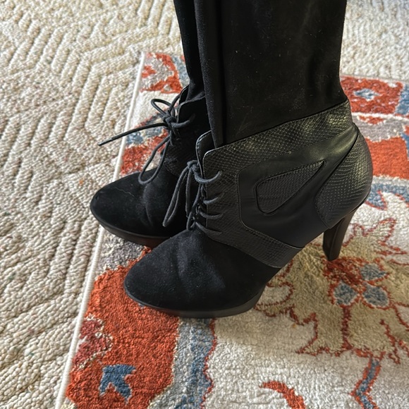 Jennifer lopez high knee boots - Picture 6 of 7